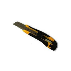 Нож усиленный Hermes Tools 18-003 с отломным лезвием 18мм прорезиненная ручка
